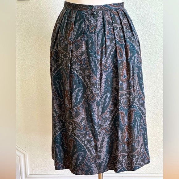 Kerry Hope of London size 16, 100% wool skirt. - Picture 1 of 12